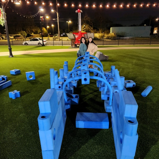 Holiday Hangout Lounge